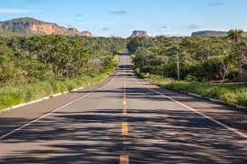 Pé na Estrada: Como garantir que seu carro suporte uma longa viagem de férias